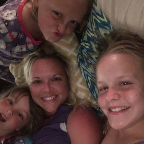 Meet your Posher, Rachel - Picture 1 of 1